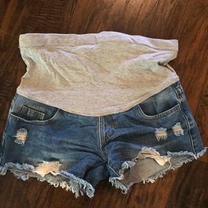 Maternity shorts